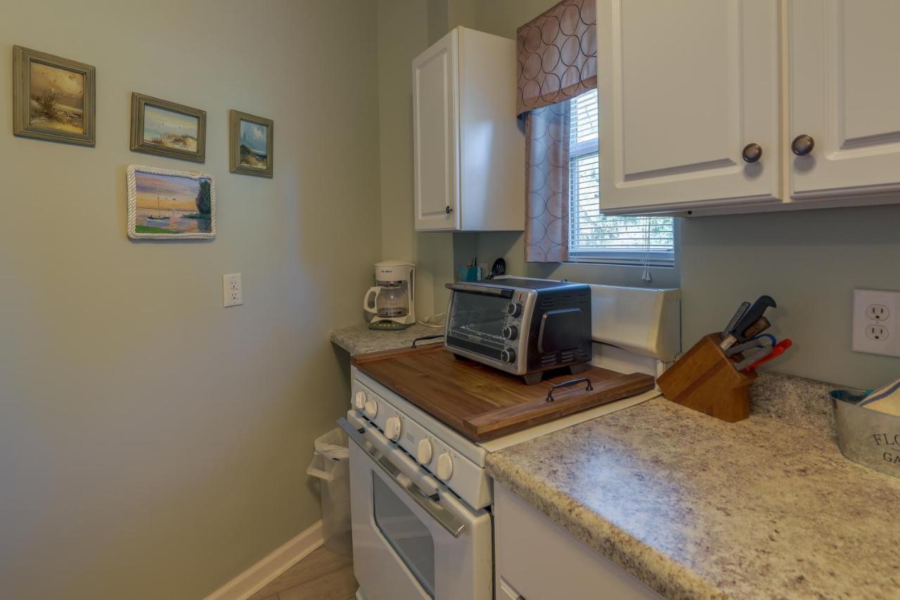 Sneads Ferry Vacation Rental Studio With Water Views Exterior foto